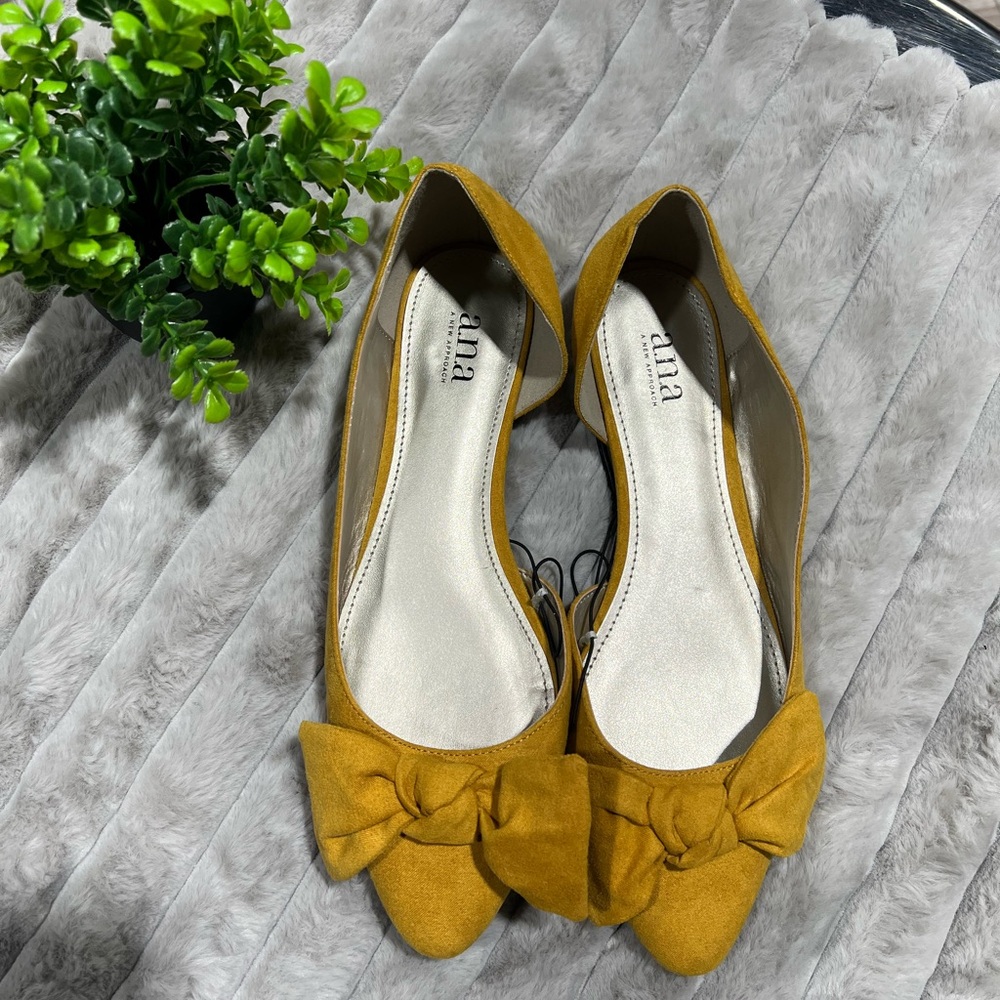 a.n.a Mustard Bow Flats